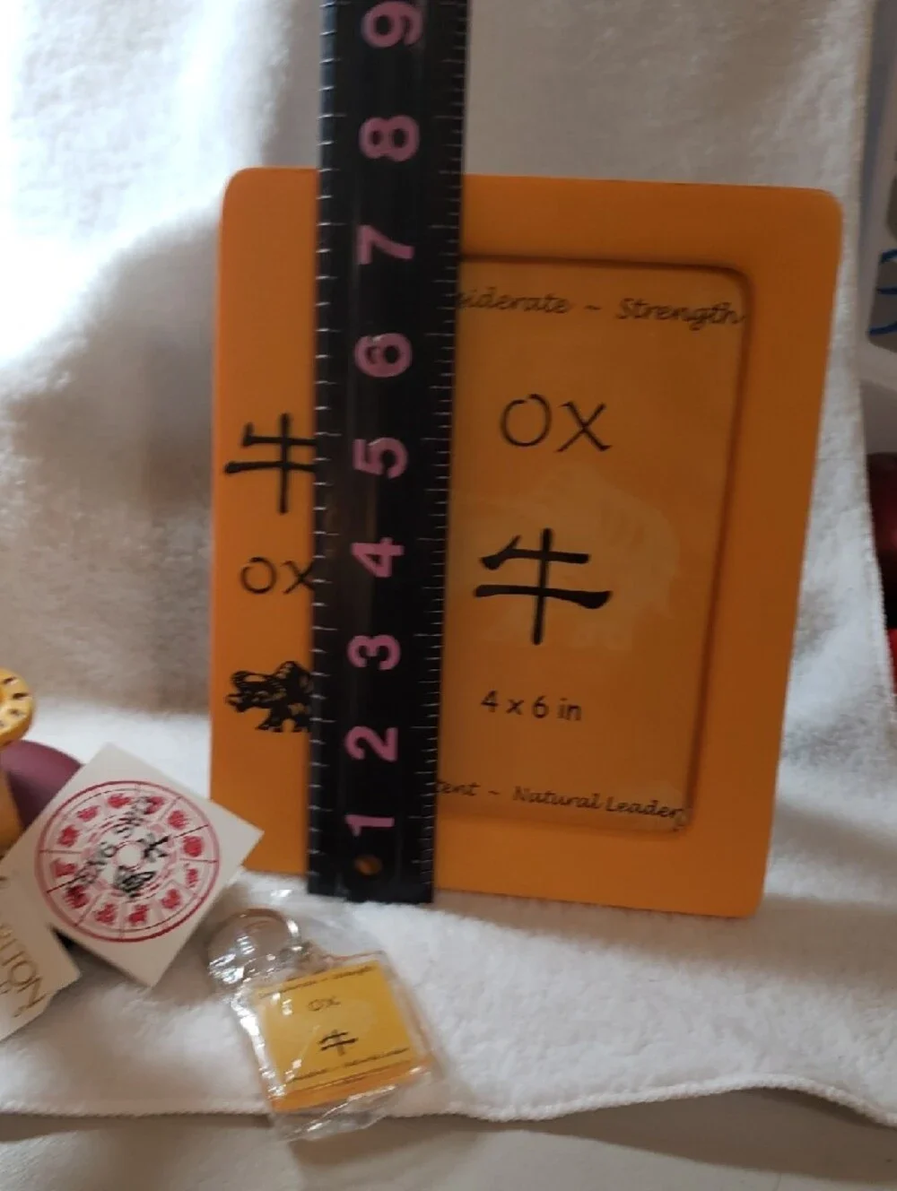 Carlton Cards Yellow Ox Decorative  1 Picture Frame N    1 Keychain N 1 statute